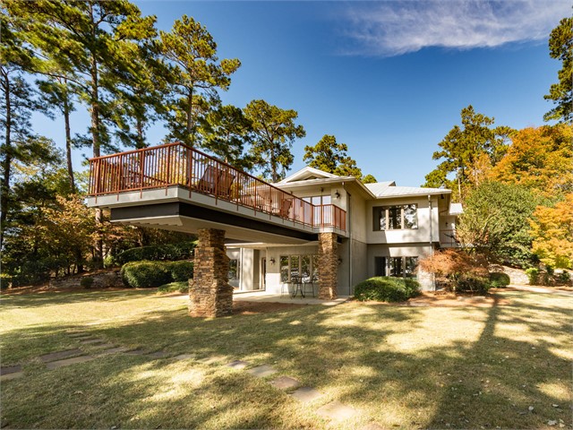 Welcome to Reynolds Lake Oconee, a Luxury Golf & Lakefront Community